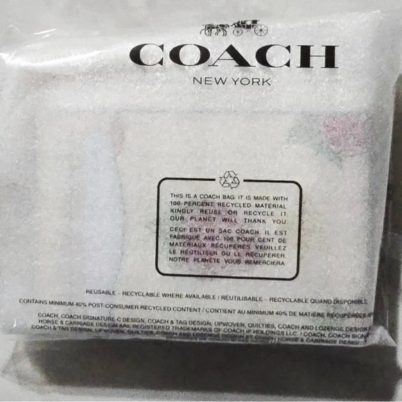 coach Zip Card Case With Strawberry Print car32 - Picture 3 of 4